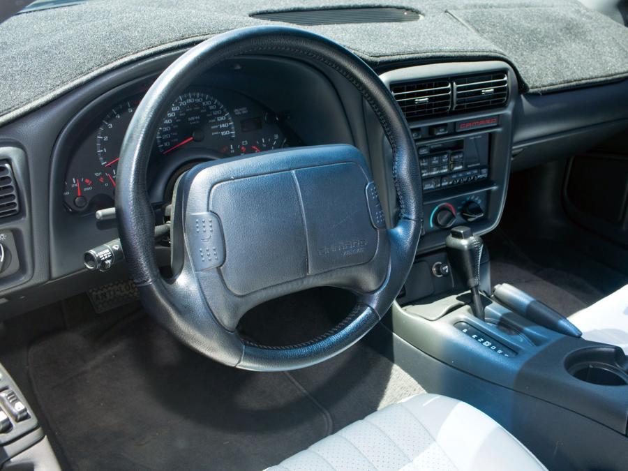  Chevrolet Camaro Z28 Convertible 30th Anniversary 1997 года  (фото 4 из 13)